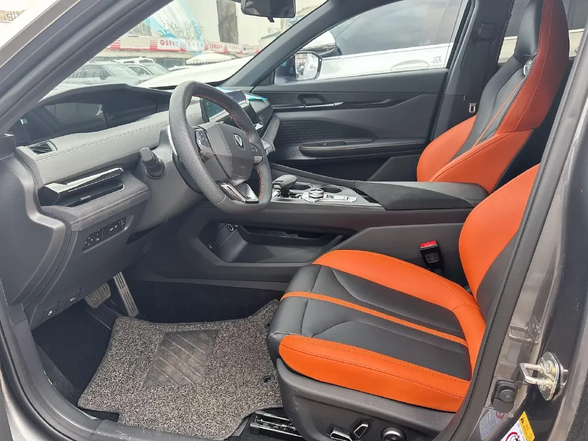 2024 ChangAn UNI-V 1.5T 188HP L4 7DCT,autocango,china used car exporter,china ev exporter,chinese used car exporter,chinese used ev exporter