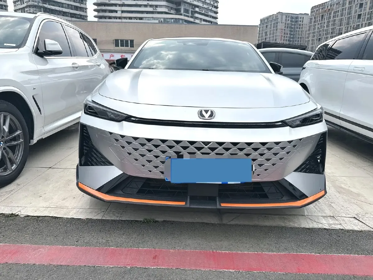 2024 ChangAn UNI-V 1.5T 188HP L4 7DCT,autocango,china used car exporter,china ev exporter,chinese used car exporter,chinese used ev exporter