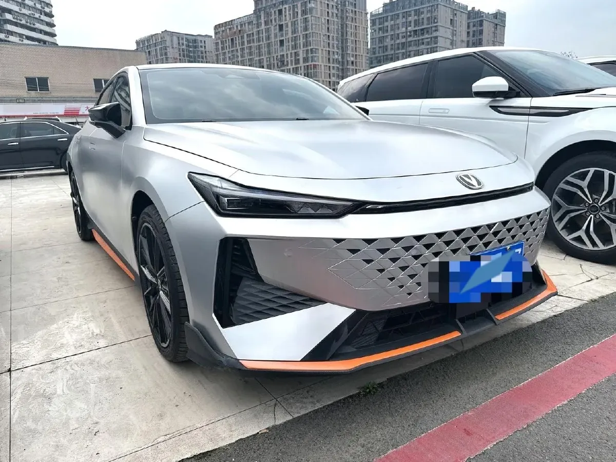 2024 ChangAn UNI-V 1.5T 188HP L4 7DCT,autocango,china used car exporter,china ev exporter,chinese used car exporter,chinese used ev exporter