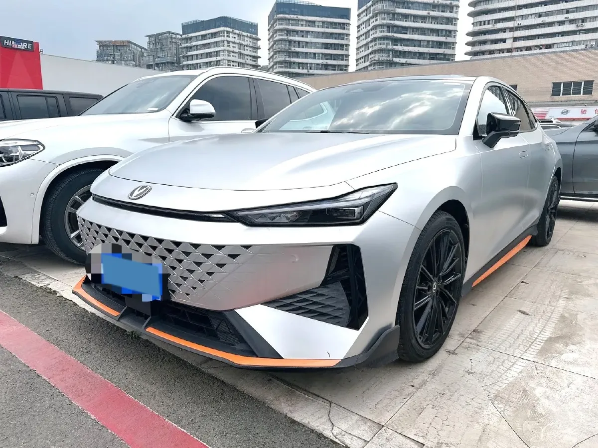 2024 ChangAn UNI-V 1.5T 188HP L4 7DCT,autocango,china used car exporter,china ev exporter,chinese used car exporter,chinese used ev exporter