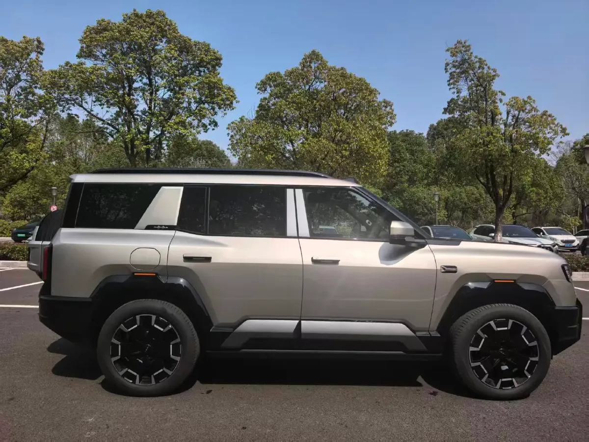 2025 FangChengBao Bao 8 2.0T 245HP L4 E-CVT PHEV 36.8KWH,autocango,china used car exporter,china ev exporter,chinese used car exporter,chinese used ev exporter