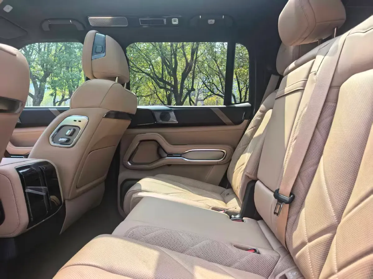 2025 FangChengBao Bao 8 2.0T 245HP L4 E-CVT PHEV 36.8KWH,autocango,china used car exporter,china ev exporter,chinese used car exporter,chinese used ev exporter