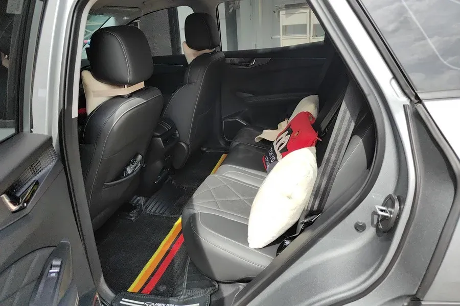 2023 Iveco DeYi 2.5T 122HP L4 6AT,autocango,china used car exporter,china ev exporter,chinese used car exporter,chinese used ev exporter