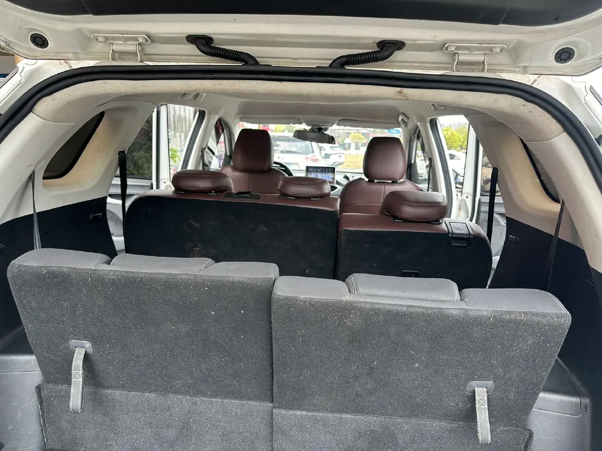 2019 BaoJun 530 1.5T 150HP L4 6MT,autocango,china used car exporter,china ev exporter,chinese used car exporter,chinese used ev exporter