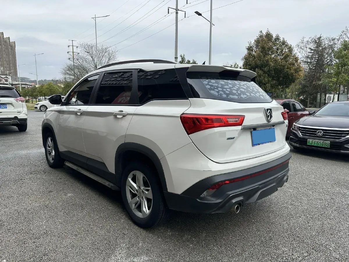 2019 BaoJun 530 1.5T 150HP L4 6MT,autocango,china used car exporter,china ev exporter,chinese used car exporter,chinese used ev exporter