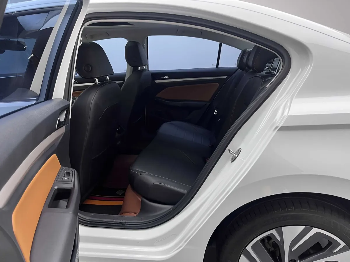 2023 Volkswagen Bora 1.2T 116HP L4 7DCT,autocango,china used car exporter,china ev exporter,chinese used car exporter,chinese used ev exporter