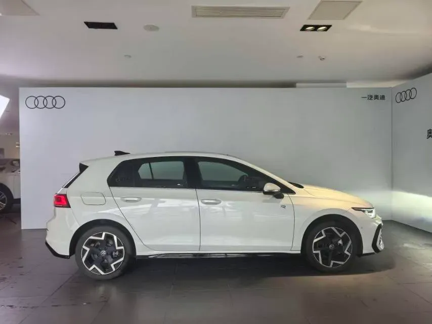 2025 Volkswagen Golf 1.5T 160HP L4 7DCT,autocango,china used car exporter,china ev exporter,chinese used car exporter,chinese used ev exporter