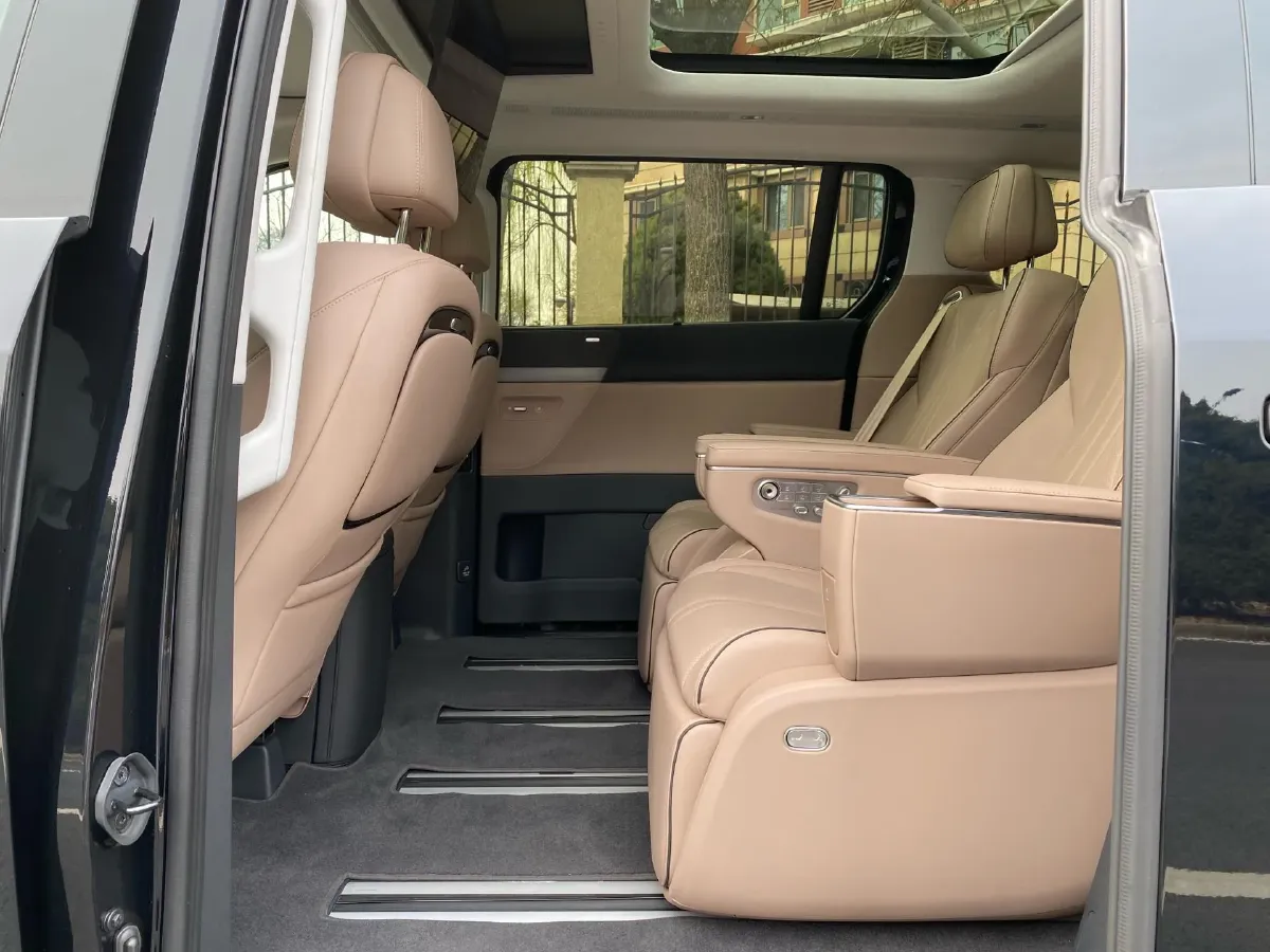 2025 Xpeng X9 BEV,autocango,china used car exporter,china ev exporter,chinese used car exporter,chinese used ev exporter