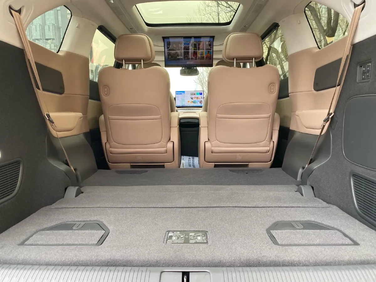 2025 Xpeng X9 BEV,autocango,china used car exporter,china ev exporter,chinese used car exporter,chinese used ev exporter