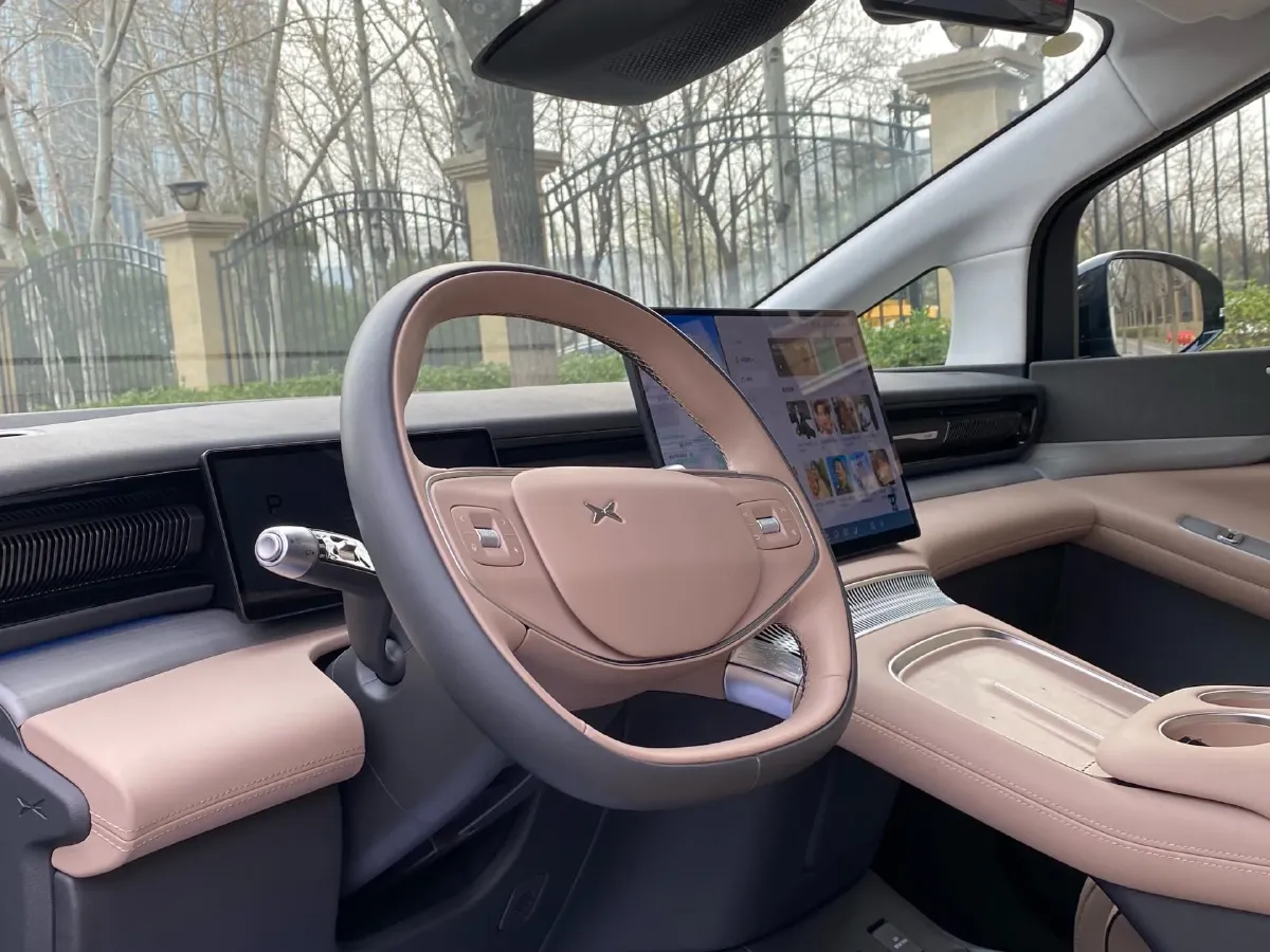 2025 Xpeng X9 BEV,autocango,china used car exporter,china ev exporter,chinese used car exporter,chinese used ev exporter