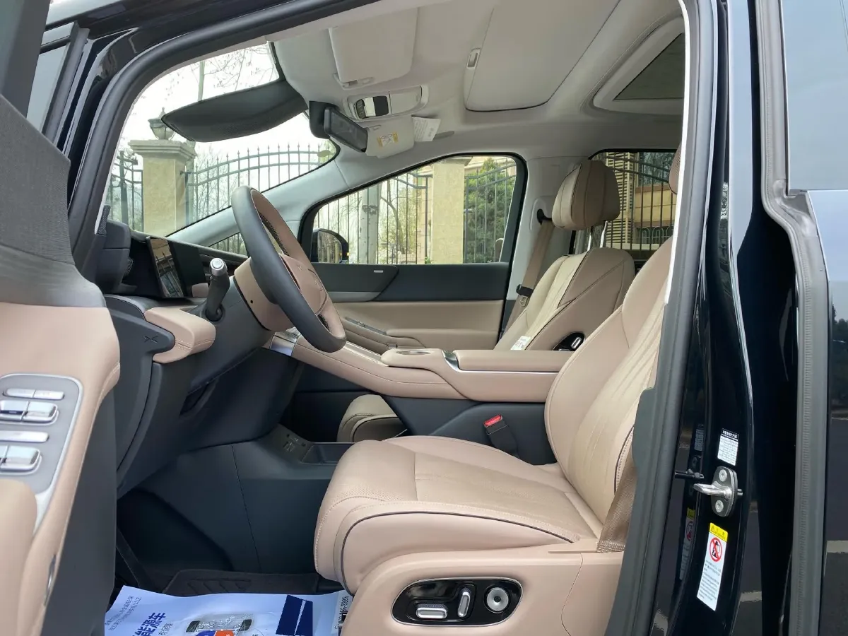 2025 Xpeng X9 BEV,autocango,china used car exporter,china ev exporter,chinese used car exporter,chinese used ev exporter