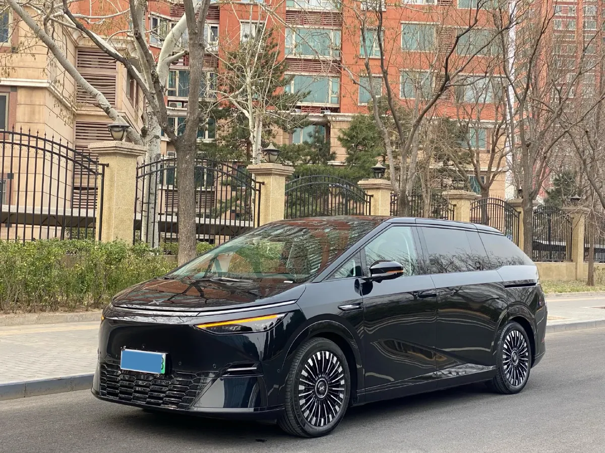 2025 Xpeng X9 BEV,autocango,china used car exporter,china ev exporter,chinese used car exporter,chinese used ev exporter
