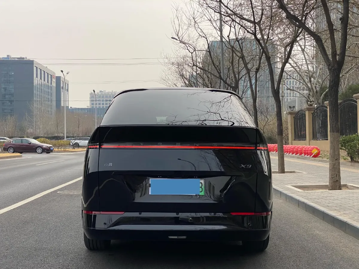 2025 Xpeng X9 BEV,autocango,china used car exporter,china ev exporter,chinese used car exporter,chinese used ev exporter