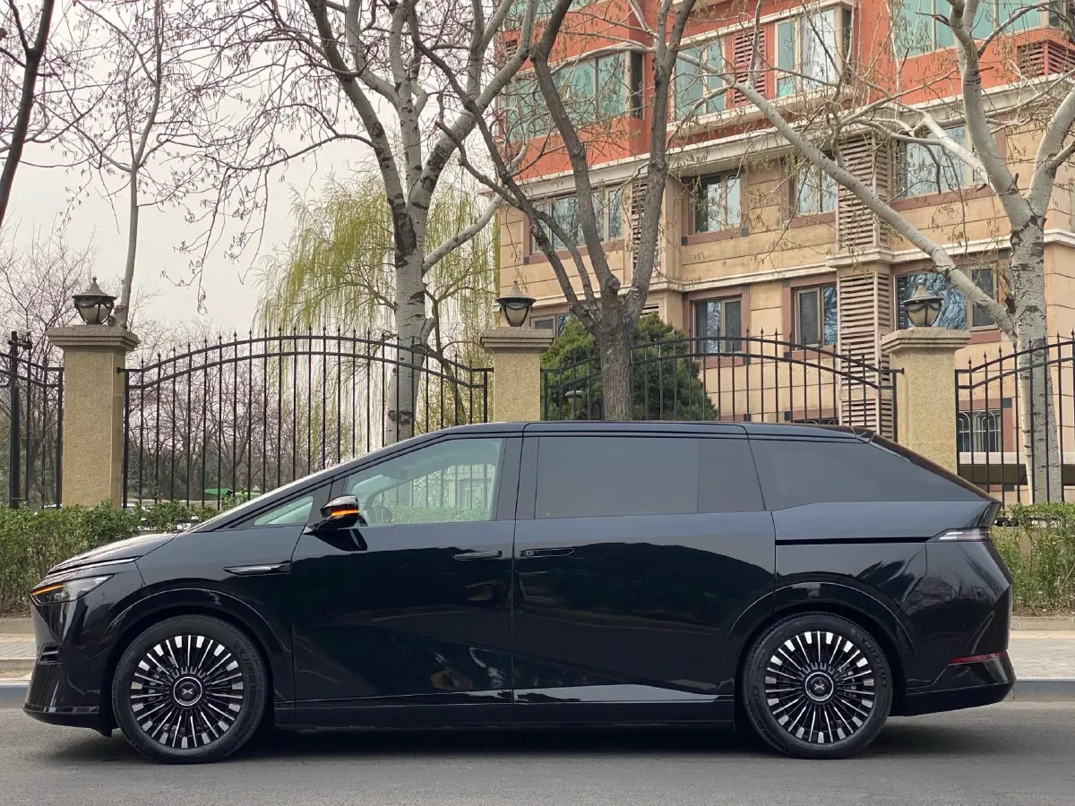 2025 Xpeng X9 BEV,autocango,china used car exporter,china ev exporter,chinese used car exporter,chinese used ev exporter