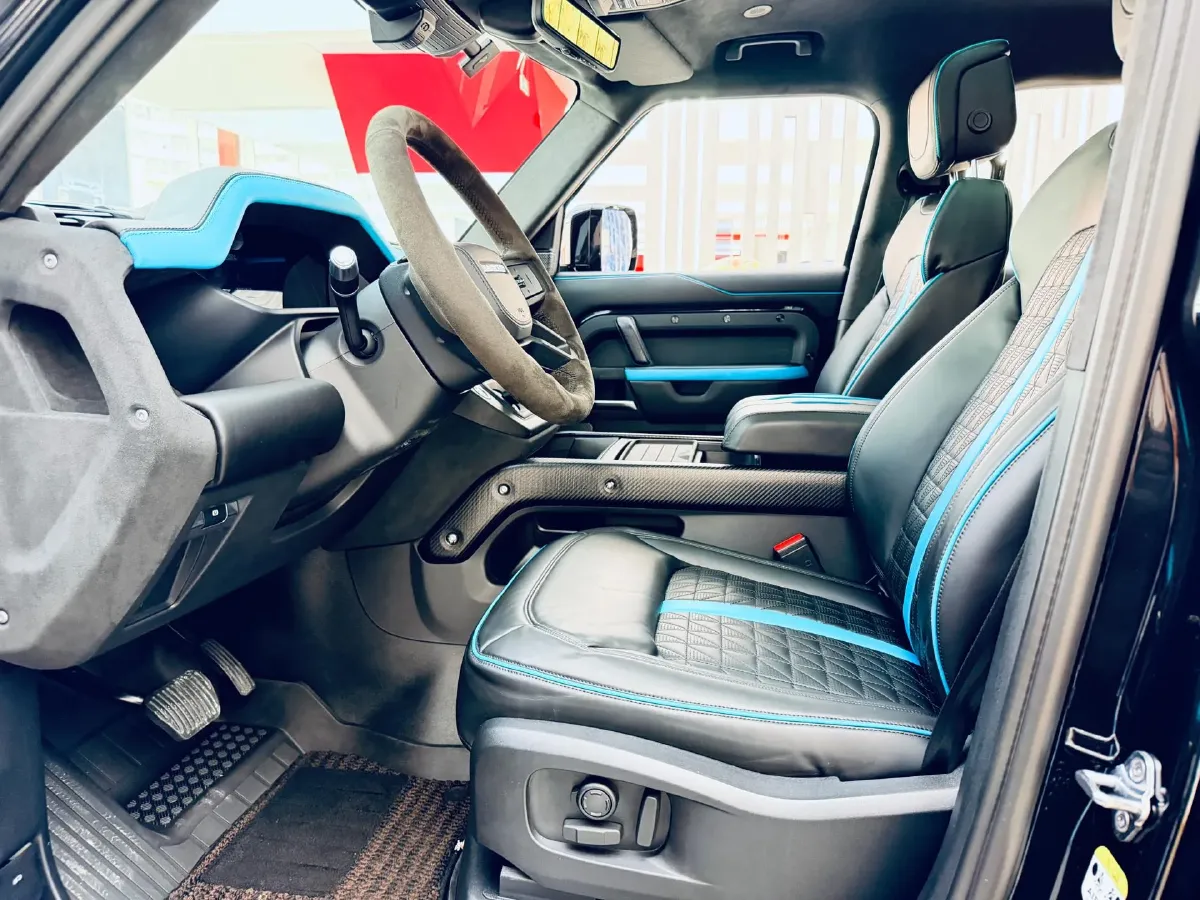 2022 Land Rover Defender 3.0T 400HP L6 8AT,autocango,china used car exporter,china ev exporter,chinese used car exporter,chinese used ev exporter