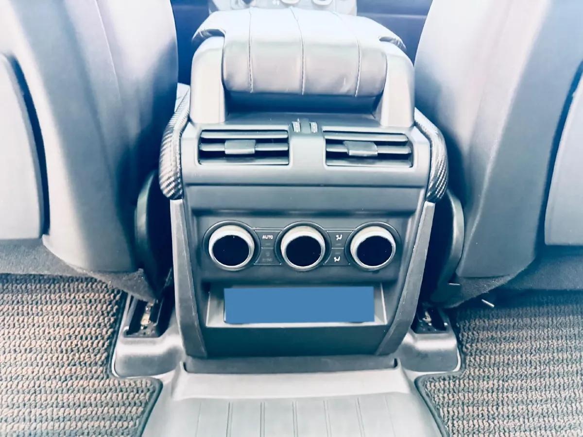 2022 Land Rover Defender 3.0T 400HP L6 8AT,autocango,china used car exporter,china ev exporter,chinese used car exporter,chinese used ev exporter