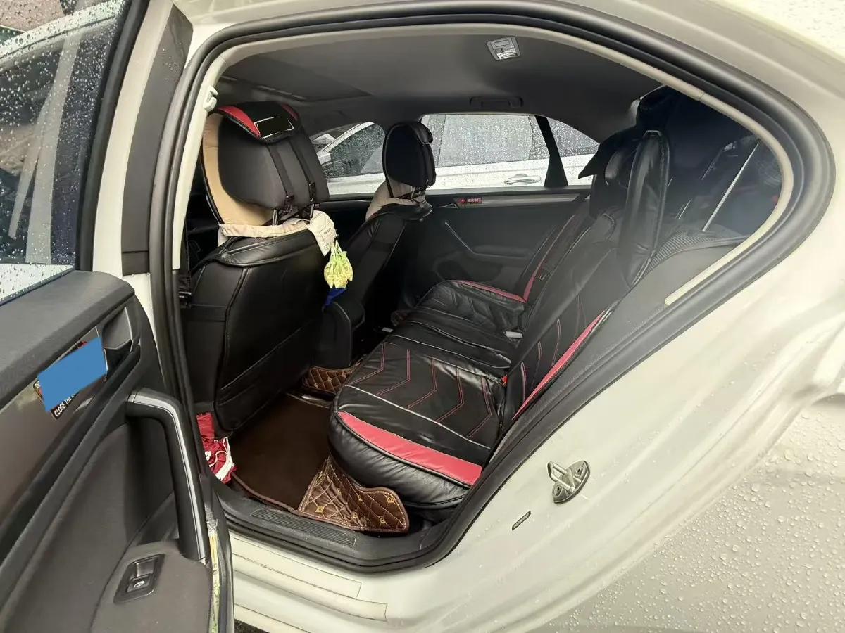 2019 MAXUS XinTu V80 2.5T 136HP L4 6MT,autocango,china used car exporter,china ev exporter,chinese used car exporter,chinese used ev exporter