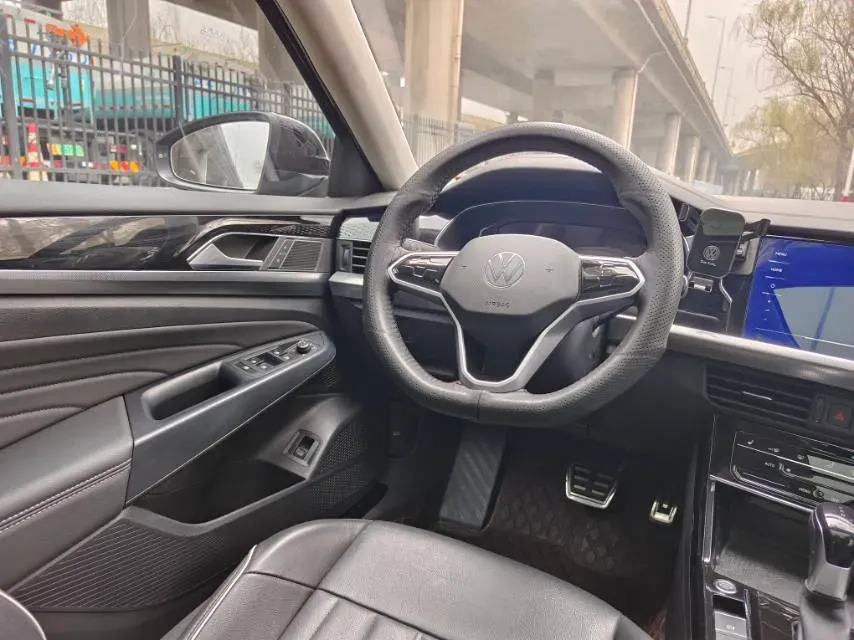 2023 Volkswagen Passat 2.0T 186HP L4 7DCT,autocango,china used car exporter,china ev exporter,chinese used car exporter,chinese used ev exporter