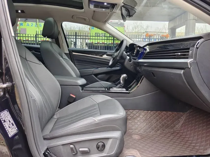 2023 Volkswagen Passat 2.0T 186HP L4 7DCT,autocango,china used car exporter,china ev exporter,chinese used car exporter,chinese used ev exporter