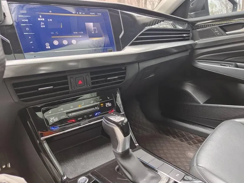 2023 Volkswagen Passat 2.0T 186HP L4 7DCT,autocango,china used car exporter,china ev exporter,chinese used car exporter,chinese used ev exporter