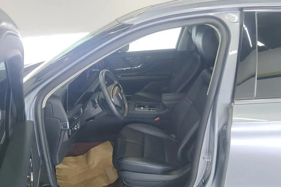 2024 Lincoln Corsair 2.0T 261HP L4 8AT,autocango,china used car exporter,china ev exporter,chinese used car exporter,chinese used ev exporter