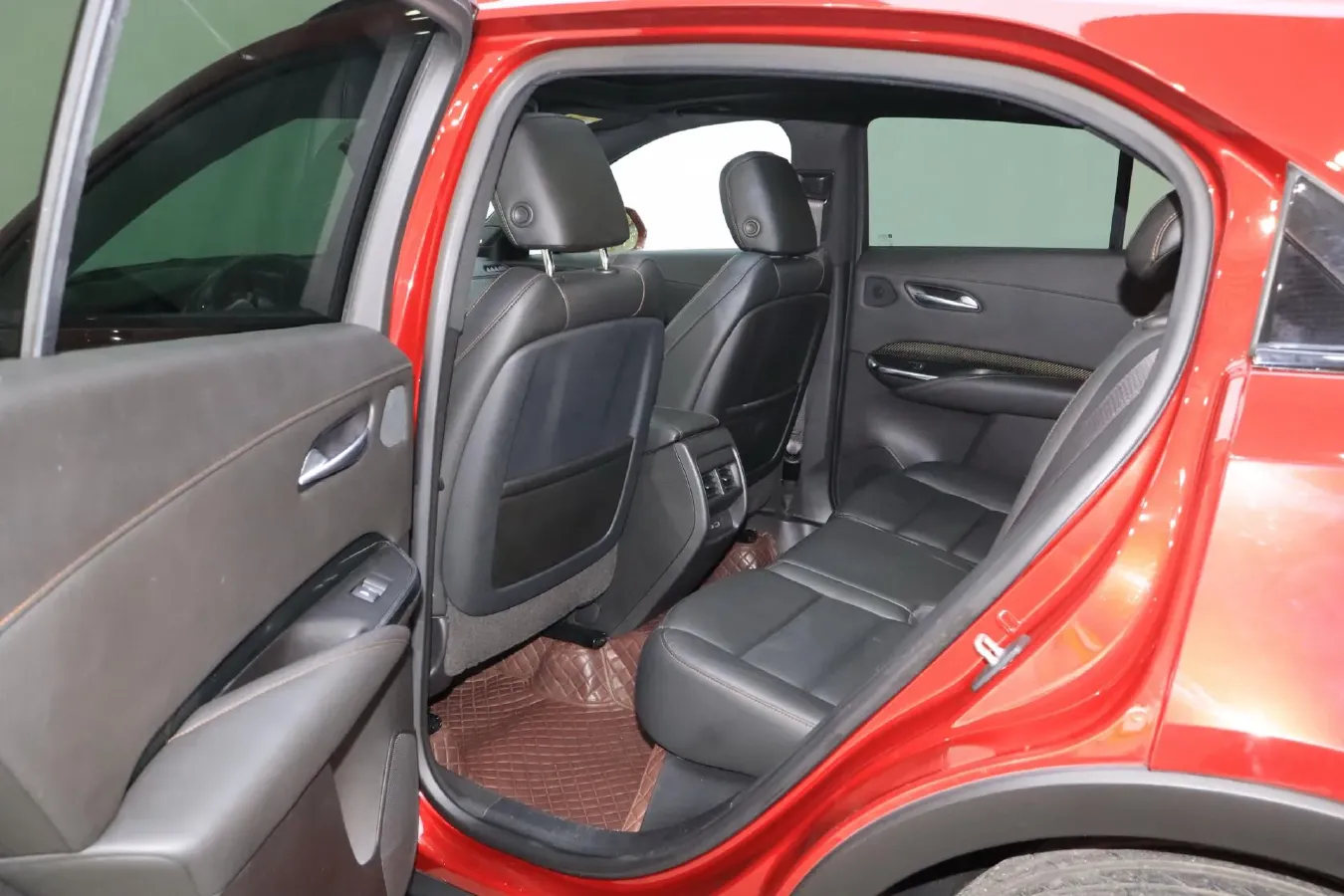 2022 Cadillac XT4 2.0T 237HP L4 9AT,autocango,china used car exporter,china ev exporter,chinese used car exporter,chinese used ev exporter