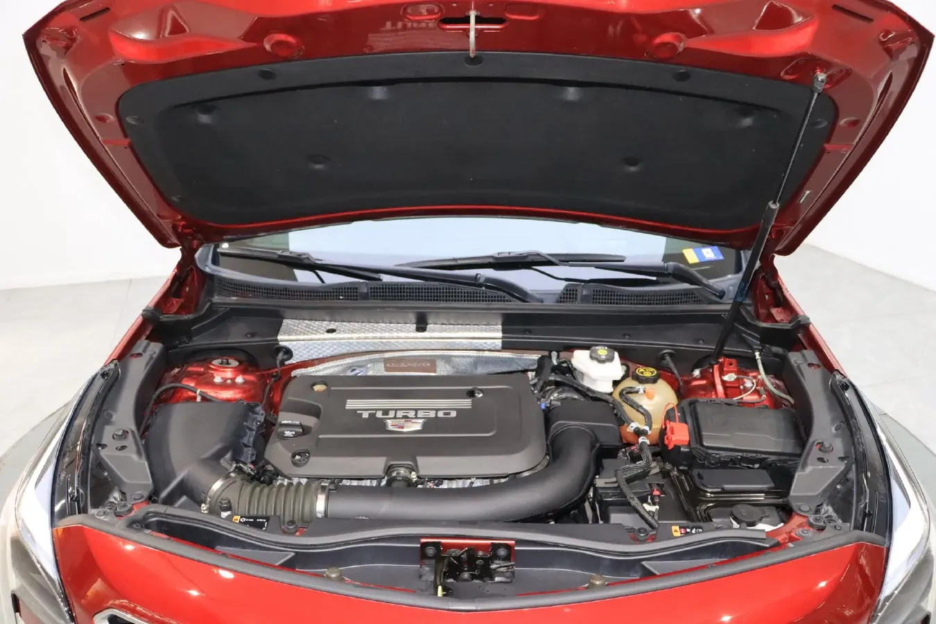 2022 Cadillac XT4 2.0T 237HP L4 9AT,autocango,china used car exporter,china ev exporter,chinese used car exporter,chinese used ev exporter