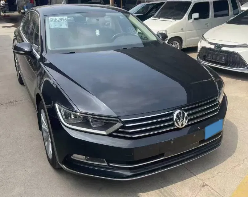 2017 Volkswagen Magotan 1.8T 180HP L4 7DCT,autocango,china used car exporter,china ev exporter,chinese used car exporter,chinese used ev exporter