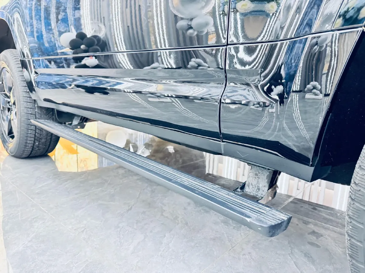 2023 Land Rover Defender 2.0T 300HP L4 8AT,autocango,china used car exporter,china ev exporter,chinese used car exporter,chinese used ev exporter