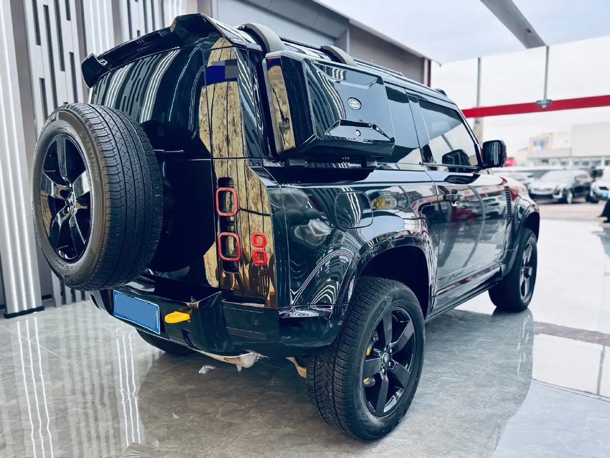 2023 Land Rover Defender 2.0T 300HP L4 8AT,autocango,china used car exporter,china ev exporter,chinese used car exporter,chinese used ev exporter