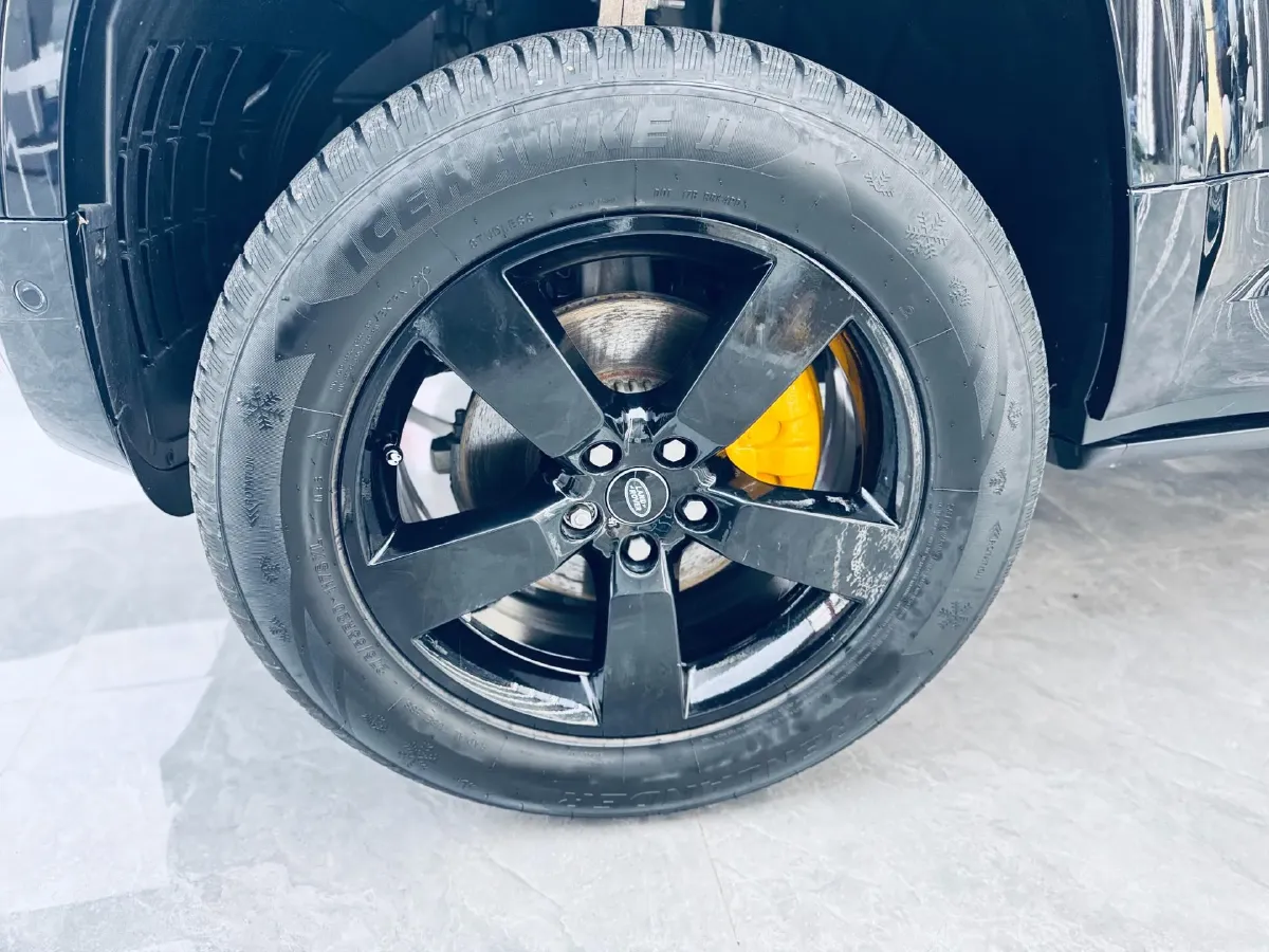 2023 Land Rover Defender 2.0T 300HP L4 8AT,autocango,china used car exporter,china ev exporter,chinese used car exporter,chinese used ev exporter