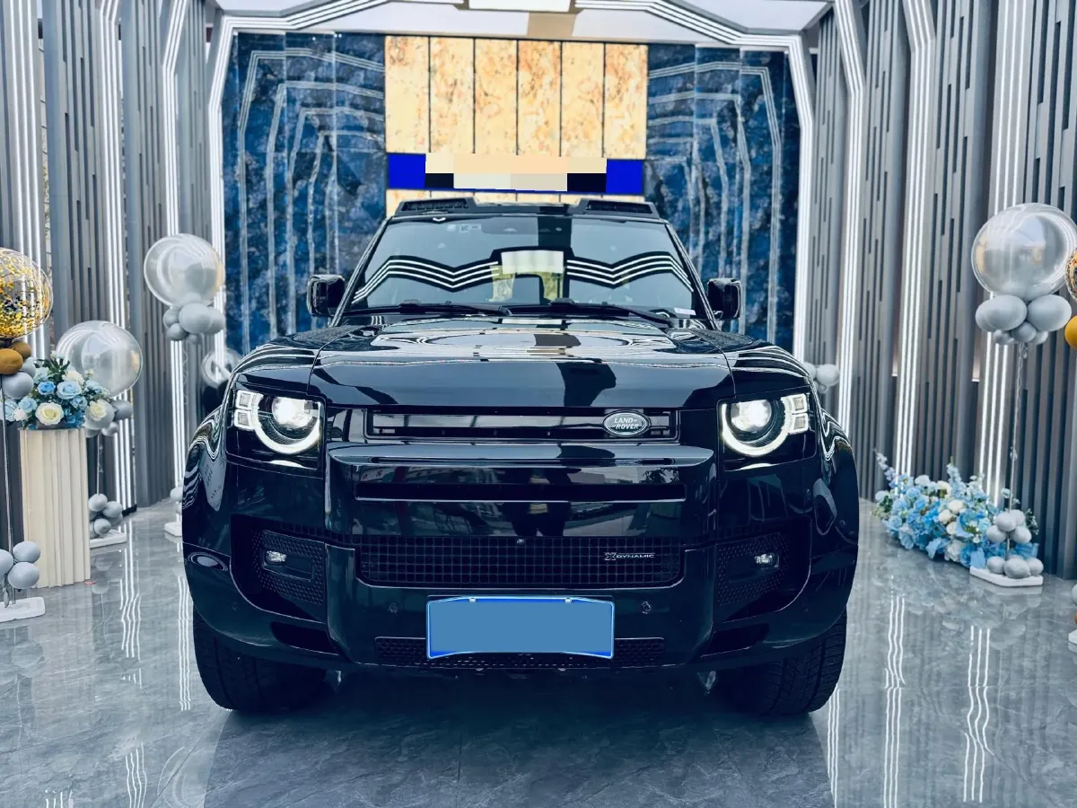2023 Land Rover Defender 2.0T 300HP L4 8AT,autocango,china used car exporter,china ev exporter,chinese used car exporter,chinese used ev exporter