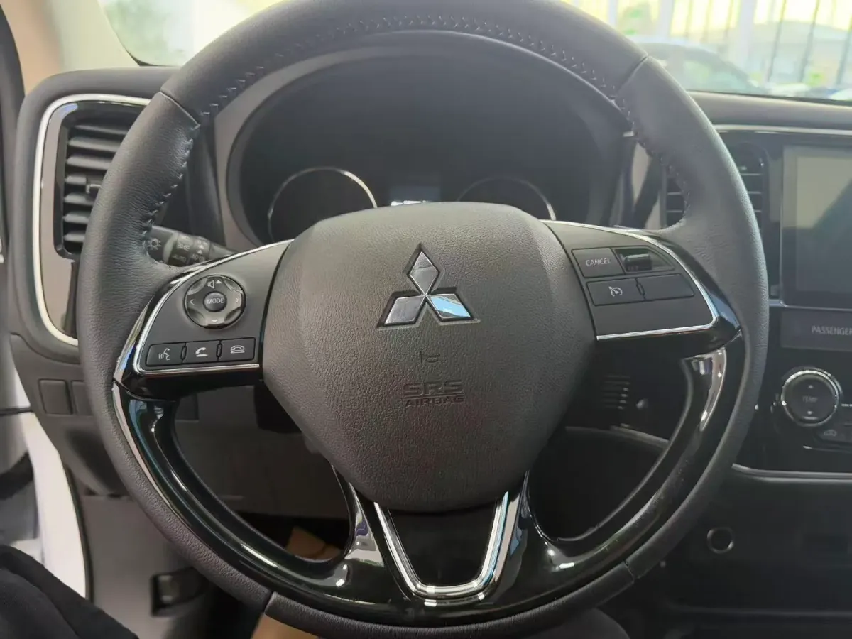 2021 Mitsubishi Outlander 2.0L 166HP L4 CVT,autocango,china used car exporter,china ev exporter,chinese used car exporter,chinese used ev exporter