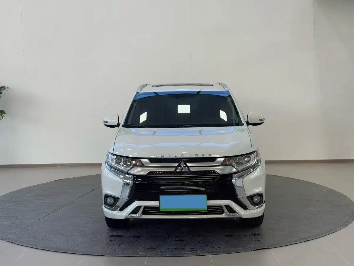 2021 Mitsubishi Outlander 2.0L 166HP L4 CVT,autocango,china used car exporter,china ev exporter,chinese used car exporter,chinese used ev exporter