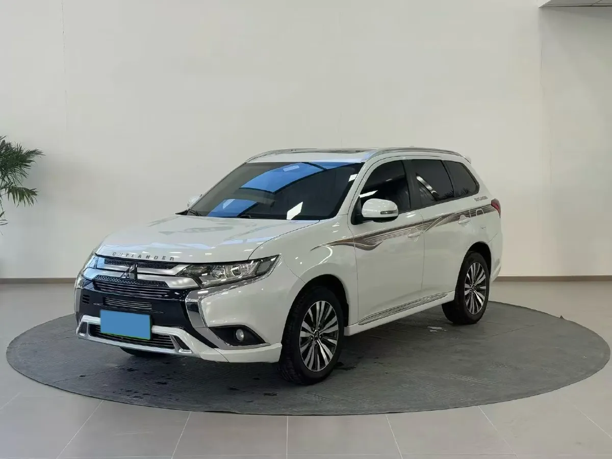 2021 Mitsubishi Outlander 2.0L 166HP L4 CVT,autocango,china used car exporter,china ev exporter,chinese used car exporter,chinese used ev exporter