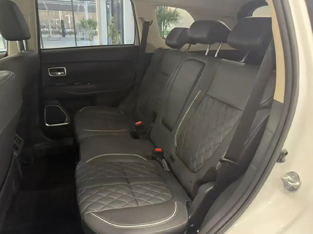 2021 Mitsubishi Outlander 2.0L 166HP L4 CVT,autocango,china used car exporter,china ev exporter,chinese used car exporter,chinese used ev exporter