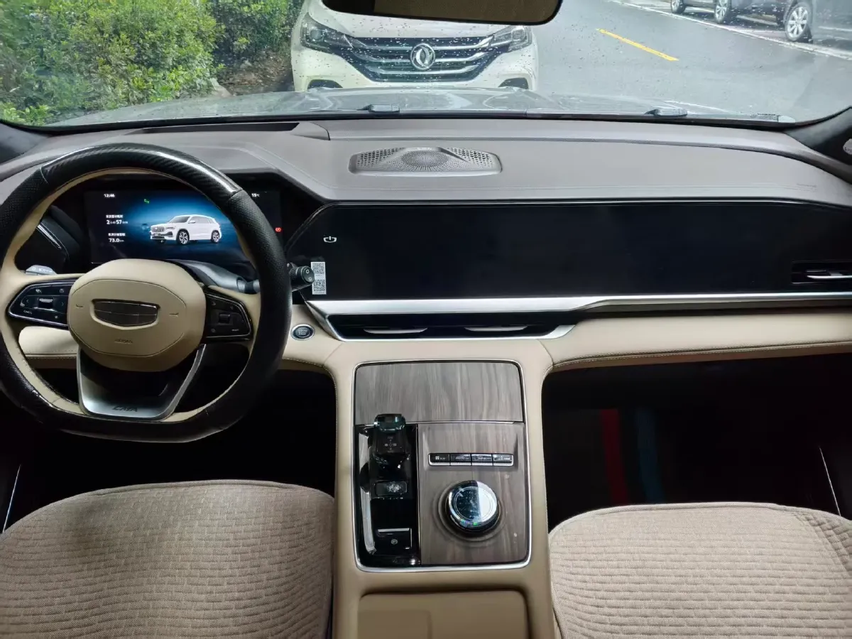 2025 Geely Monjaro 2.0T 238HP L4 8AT,autocango,china used car exporter,china ev exporter,chinese used car exporter,chinese used ev exporter