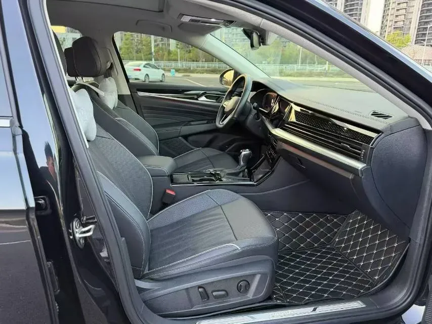 2022 Xpeng P7 BEV 60.2KWH,autocango,china used car exporter,china ev exporter,chinese used car exporter,chinese used ev exporter