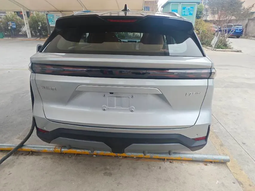 2025 Geely Galaxy L7 1.5L 112HP L4 1DHT PHEV 18.4KWH,autocango,china used car exporter,china ev exporter,chinese used car exporter,chinese used ev exporter
