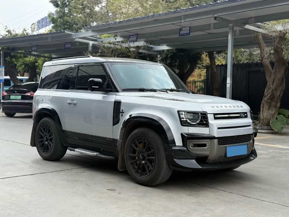 2021 Land Rover Defender 3.0T 400HP L6 8AT,autocango,china used car exporter,china ev exporter,chinese used car exporter,chinese used ev exporter