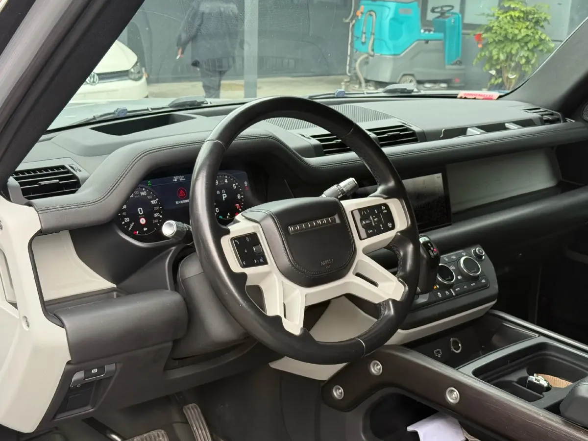 2021 Land Rover Defender 3.0T 400HP L6 8AT,autocango,china used car exporter,china ev exporter,chinese used car exporter,chinese used ev exporter