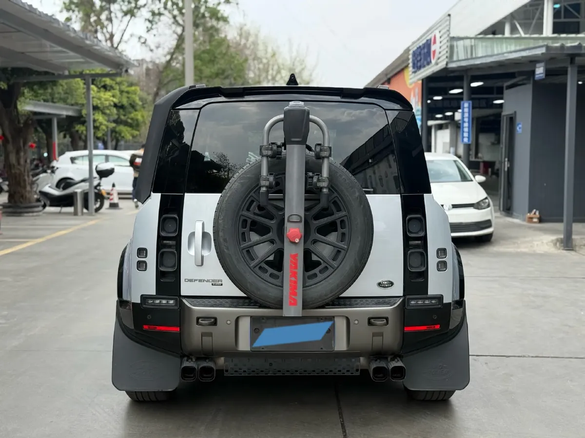 2021 Land Rover Defender 3.0T 400HP L6 8AT,autocango,china used car exporter,china ev exporter,chinese used car exporter,chinese used ev exporter