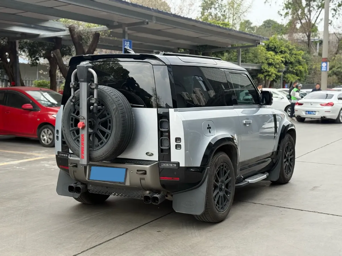 2021 Land Rover Defender 3.0T 400HP L6 8AT,autocango,china used car exporter,china ev exporter,chinese used car exporter,chinese used ev exporter