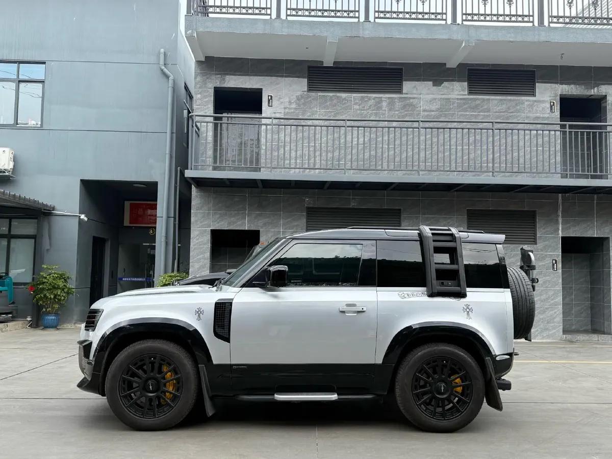 2021 Land Rover Defender 3.0T 400HP L6 8AT,autocango,china used car exporter,china ev exporter,chinese used car exporter,chinese used ev exporter