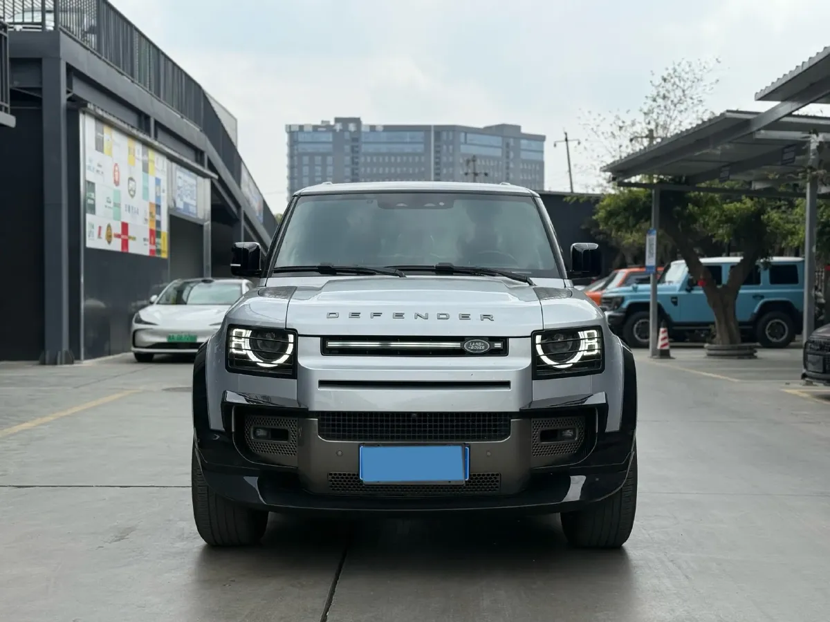 2021 Land Rover Defender 3.0T 400HP L6 8AT,autocango,china used car exporter,china ev exporter,chinese used car exporter,chinese used ev exporter