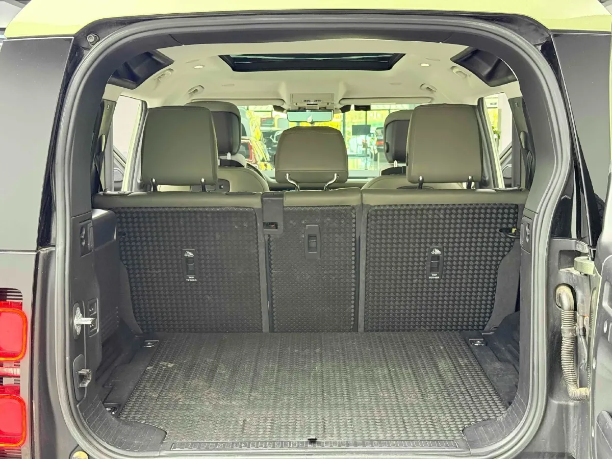 2021 Land Rover Defender 3.0T 400HP L6 8AT,autocango,china used car exporter,china ev exporter,chinese used car exporter,chinese used ev exporter