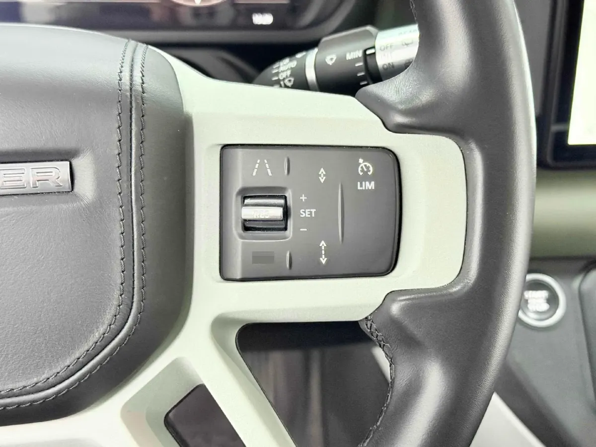 2021 Land Rover Defender 3.0T 400HP L6 8AT,autocango,china used car exporter,china ev exporter,chinese used car exporter,chinese used ev exporter