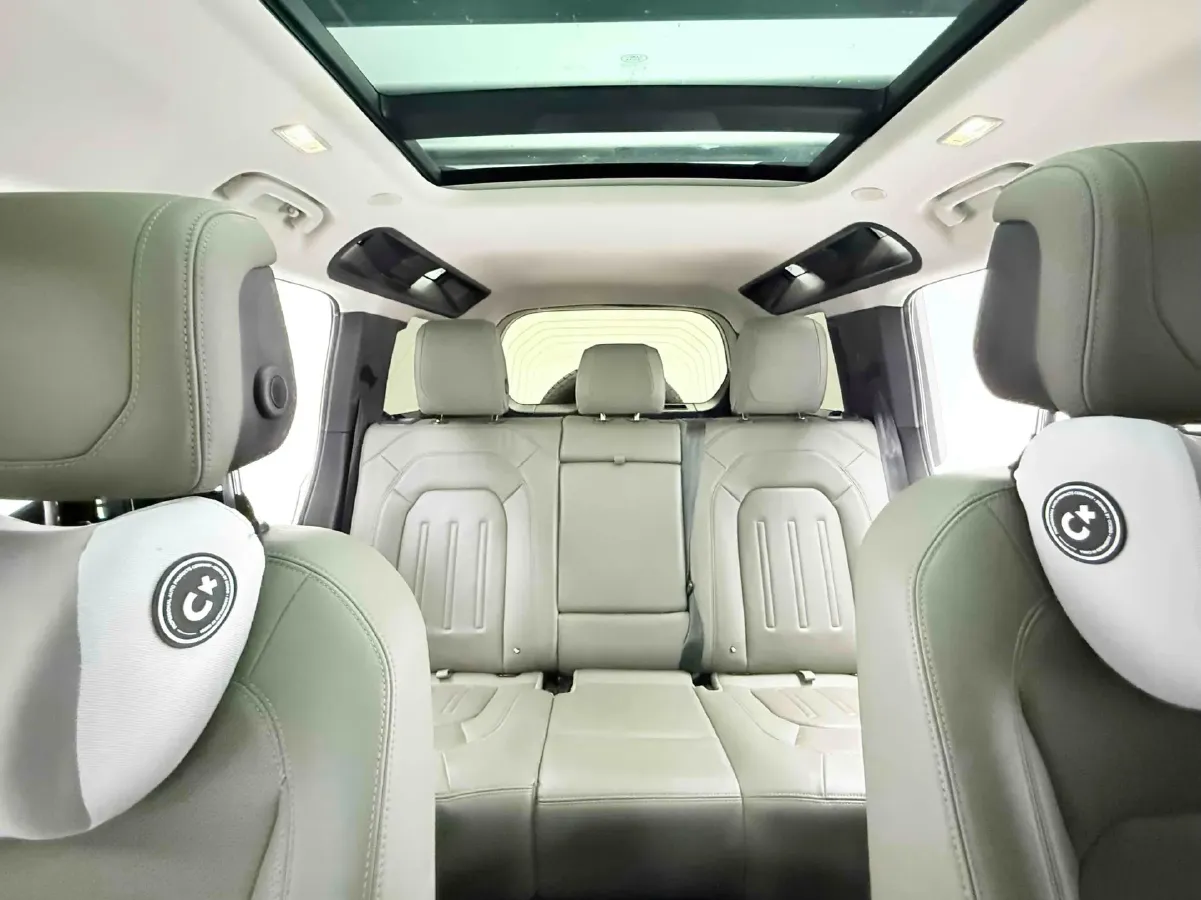 2021 Land Rover Defender 3.0T 400HP L6 8AT,autocango,china used car exporter,china ev exporter,chinese used car exporter,chinese used ev exporter