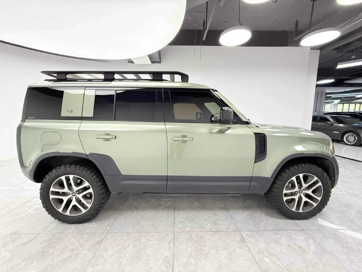 2021 Land Rover Defender 3.0T 400HP L6 8AT,autocango,china used car exporter,china ev exporter,chinese used car exporter,chinese used ev exporter