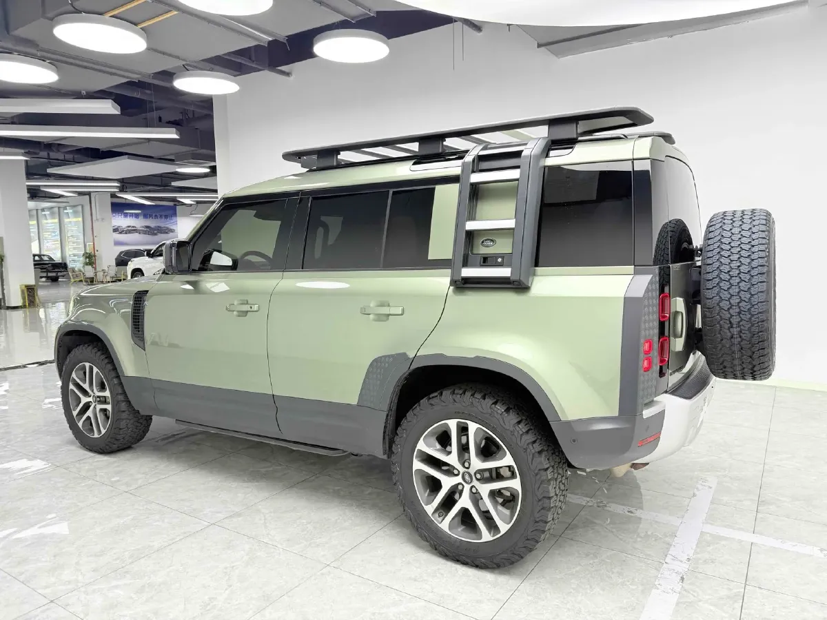 2021 Land Rover Defender 3.0T 400HP L6 8AT,autocango,china used car exporter,china ev exporter,chinese used car exporter,chinese used ev exporter